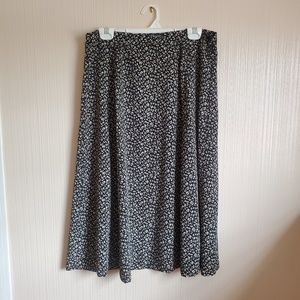 kgr | Black & White Floral Plus Size Midi Skirt